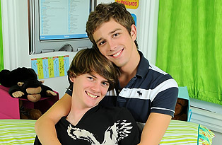 Home Alone Horny Twinks